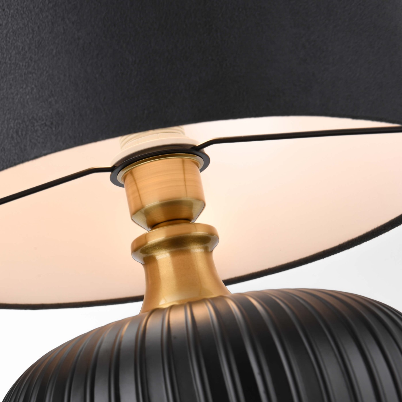TAMIZA LP-1515/1T small black Light Prestige